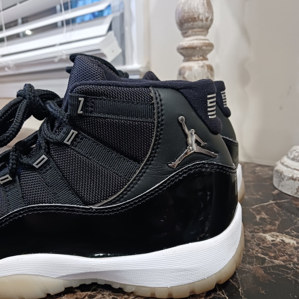 Jordan 11 Retro Jubilee Streatwear/Lifestyle Shoes Size 7 Men/8.5 Women - Picture 2 of 11